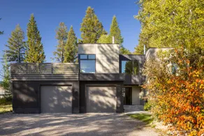 Luxury modern retreat - Image 2