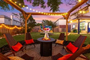 Retro Home - HotTub FirePit Pool GameRoom Theater - Image 4