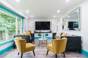 Stay at Tiffany's at Villa Tina - Image 3