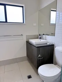 Theme Park Retreat Coomera 5 Beds Villa - Image 5
