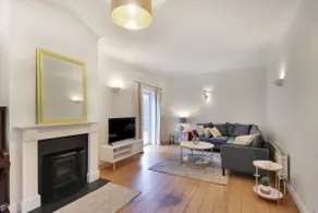 Central Tunbridge Wells Stylish & Spacious for 10 - Image 2