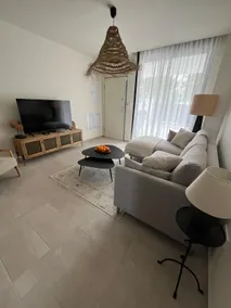 House in a park - Image 3