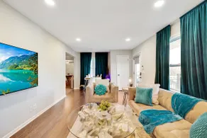 OneNinth-Luxury Downtown Retreat - Image 3