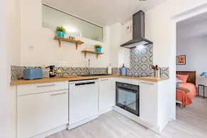 Cozy, renovated & bright apartment • Downtown within walking distance - Image 4