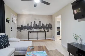 Cozy contemporary Heights House - Image 4