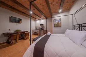 T206-loft w/AC & swim pool - Image 2