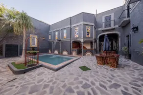 T206-loft w/AC & swim pool - Image 5