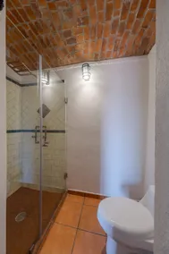 T206-loft w/AC & swim pool - Image 3