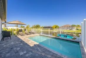 Waterfront Pool & Spa: Relaxing Cape Coral Retreat - Image 2