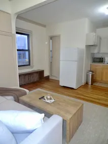 2BR unit – Near 7, M, R, E and F train + Buses - Image 5