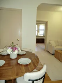 2BR unit – Near 7, M, R, E and F train + Buses - Image 4