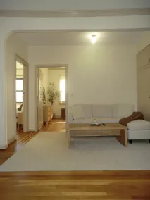 2BR unit – Near 7, M, R, E and F train + Buses - Image 3