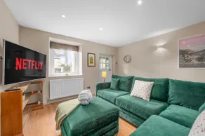 Fable Cottage Luxurious Stay - Image 2