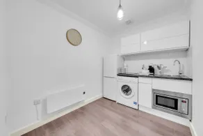 1-Bedroom City Sophistication: Unwind in Style! - Image 5