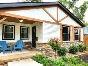 Updated Home with Fenced Backyard, sleeps 10 - Image 3