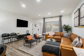 Entire Duplex (2 Units) in Midtown 6 bds, 6 Bths - Image 2