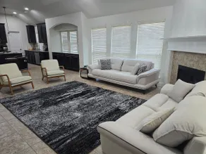 Beautiful Home in Mansfield - Image 2