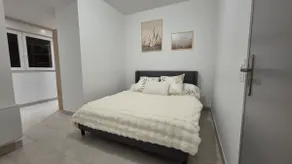 Luxurious apartment near the city center - Image 3