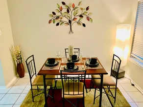 House 3-Bed 2,5-Bath FREE Parking - Image 5