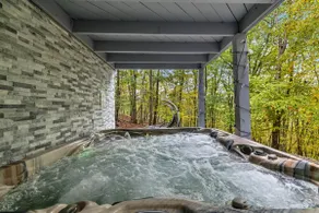 Lakewalk Home, 5 BRM, Hot Tub, Game Room, Grill! - Image 2