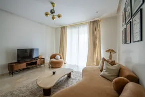 Luxury Eagle Hills Apartment - Best location - Image 2