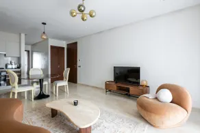 Luxury Eagle Hills Apartment - Best location - Image 5