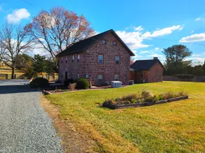 Swartzville Manor - Image 2