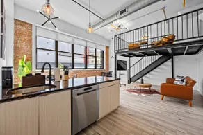 Signature Rustic 2BR Near NYC: Pets, Gym & Parking - Image 3