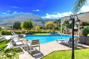 Mirsini Villa Private Pool & Jacuzzi - Image 5