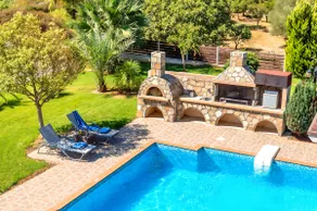 Mirsini Villa Private Pool & Jacuzzi - Image 4