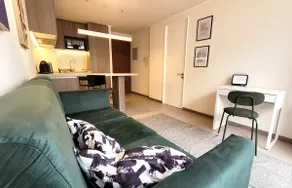Apartment with Crystal Lagoon steps away from the Metro - Image 3