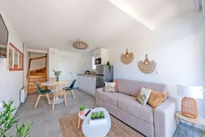 Hosted by Thomas and Elodie - Image 3