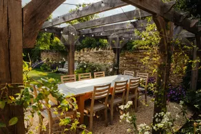 Cotswold House | Garden | Sleeps 12 | Walk to Pubs - Image 2