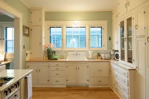 The Historic Benham-Johnston Bungalow - Image 4