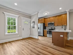 Centrally Located Charming 3 Bed 2.5 Bath Townhome - Image 2