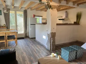 Romantic gîte with terrace & swimming pool - Image 5