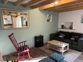 Romantic gîte with terrace & swimming pool - Image 4