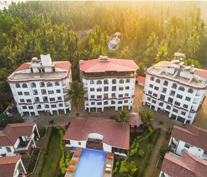 Cosy 2BHK with big pool n garden near Morjim beach - Image 2