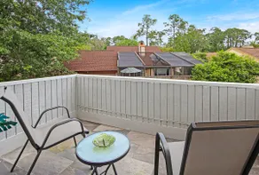 5 Star! Central, quiet, convenient neighborhood! - Image 3