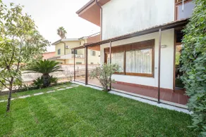 Elegante Villa con Giardino tra Catania ed Etna - Image 3