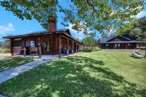 Lake Escape Awaits, Book Your Waterfront Getaway! - Image 4