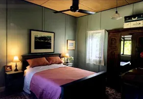 Romantic Cabin w/ outdoor bath 10 mins to Bruns - Image 3