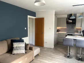 2 Bed Flat, Bracknell. Ascot, Legoland, Lapland UK - Image 3