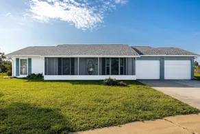 Charming 3-bedroom canal house with private pool - Image 2