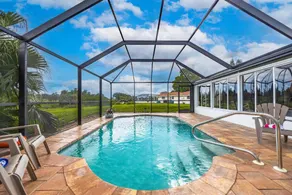 Charming 3-bedroom canal house with private pool - Image 4