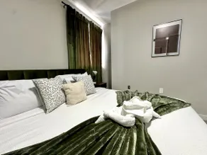 *Serene* Parkside 2BR Apt: Private Entrance, W/D - Image 3