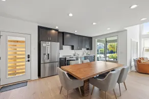 Modern Retreat nr Kroger Field, Hot Tub, Fire Pit - Image 4