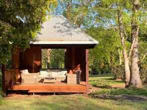 Flame Trees Cabin - Hinterland Garden Retreat - Image 3