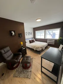 Modern 3BR Near NYC & Airport - Image 3