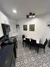 Modern 3BR Near NYC & Airport - Image 4